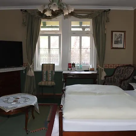 Bomberg Guest house 3*