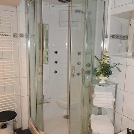 Bomberg Guest house 3*