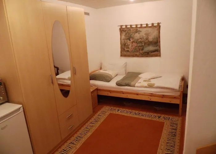 Bomberg Guest house 3*